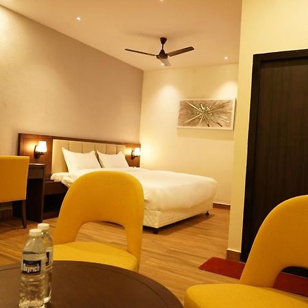 Hotel D Dev Vijayawāda Zewnętrze zdjęcie