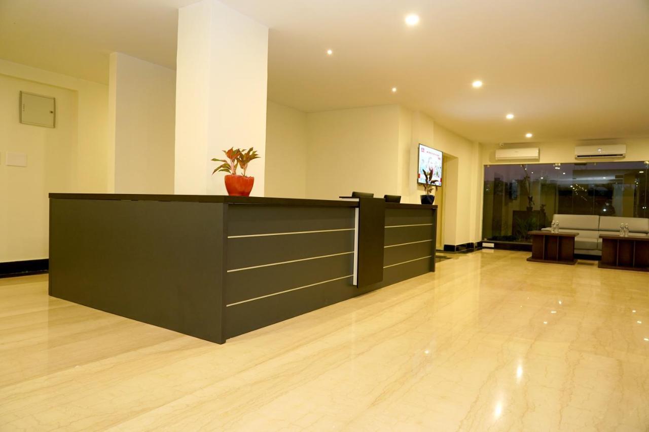 Hotel D Dev Vijayawāda Zewnętrze zdjęcie