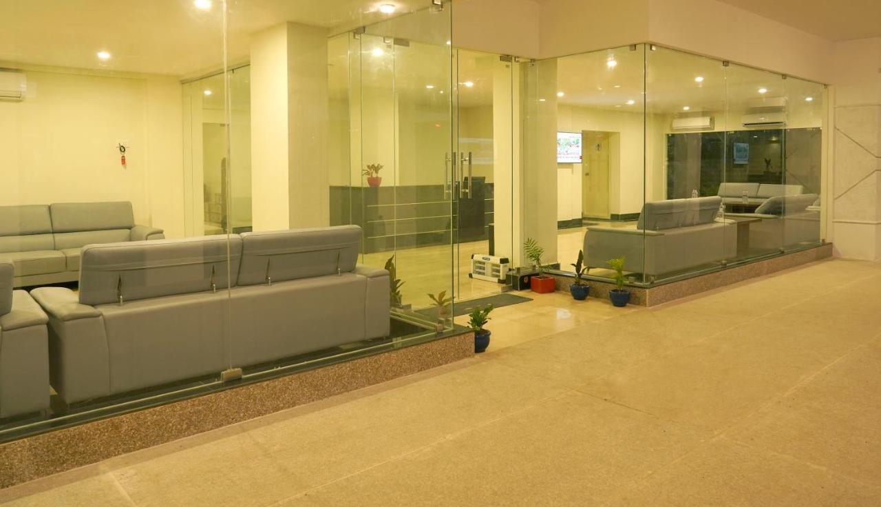 Hotel D Dev Vijayawāda Zewnętrze zdjęcie