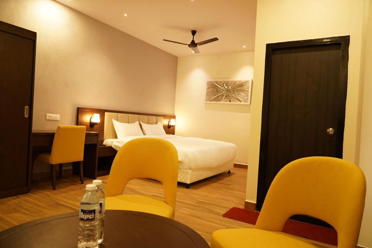 Hotel D Dev Vijayawāda Zewnętrze zdjęcie